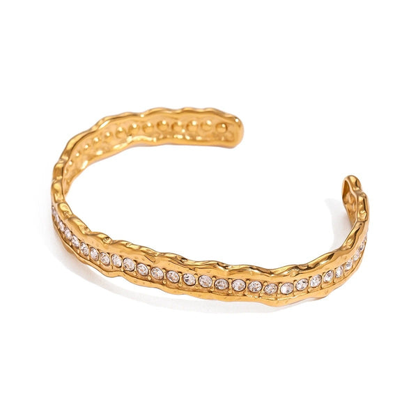 Bratara inox deschisa, placaj aur 18K, CZ albe, diametrul 6 CM - Nestemate