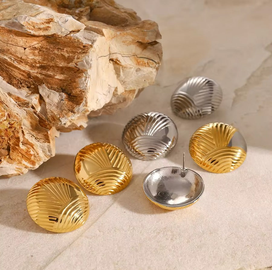 (gamon　unwound) Cercei inox rotunzi Butoni cu linii, placaj aur 18K – Nestemate